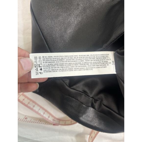 Faux Black Leather 2 Button Cropped Vest Moto Biker Festival Women’s Size XS - Picture 6 of 8